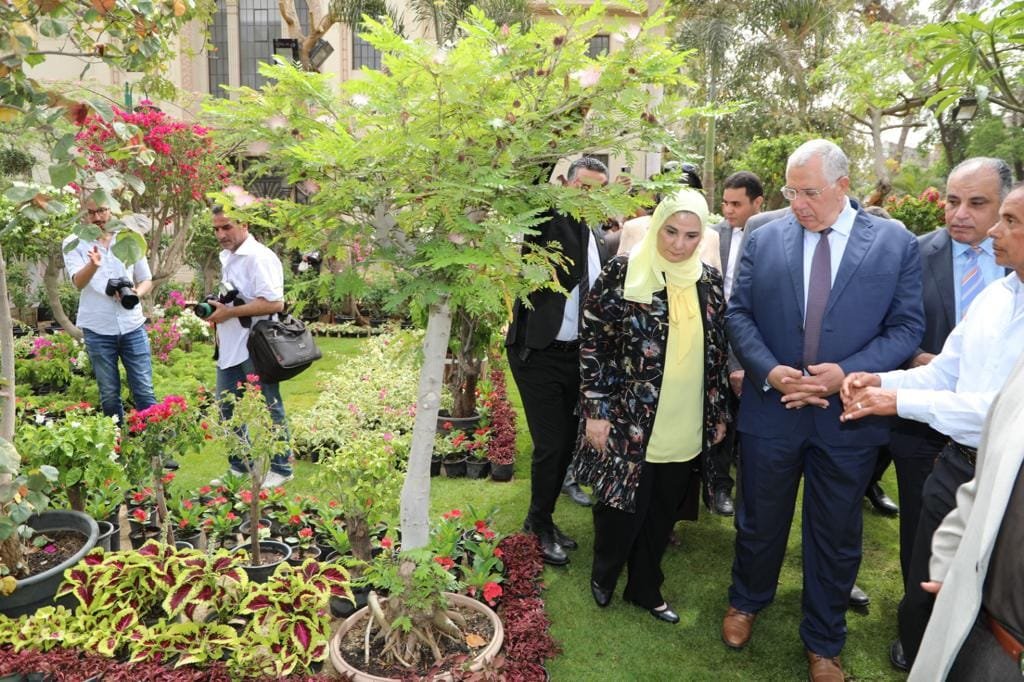 وزيرا الزراعة والتضامن الاجتماعى ومحافظ الجيزة يفتتحون معرض زهور الربيع ال 90 بالمتحف الزراعي بمشاركة أكثر من 200 عارضا