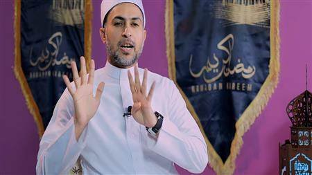 هل يجوز للزوج هجر زوجته بالشهر والشهرين ولا يجامعها في الفراش؟.. استاذ فقه يجيب