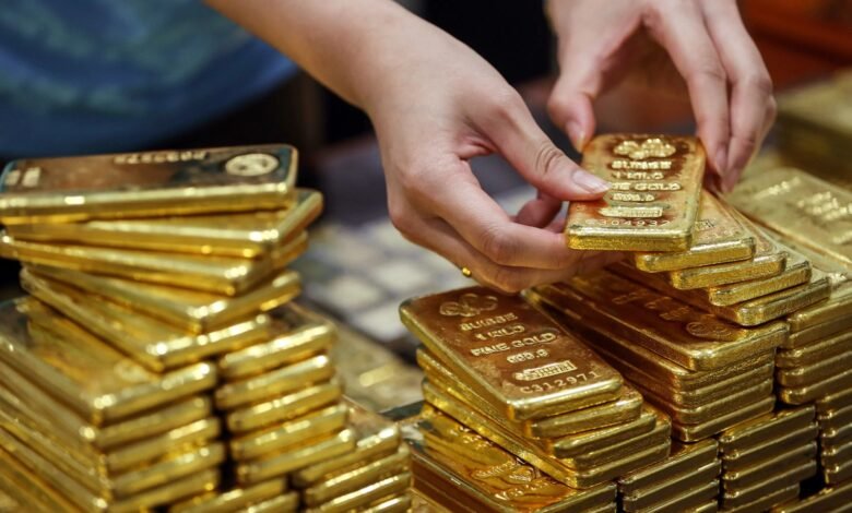 تراجع أسعار الذهب عالميا متأثرة بضعف الطلب على الملاذات الآمنة