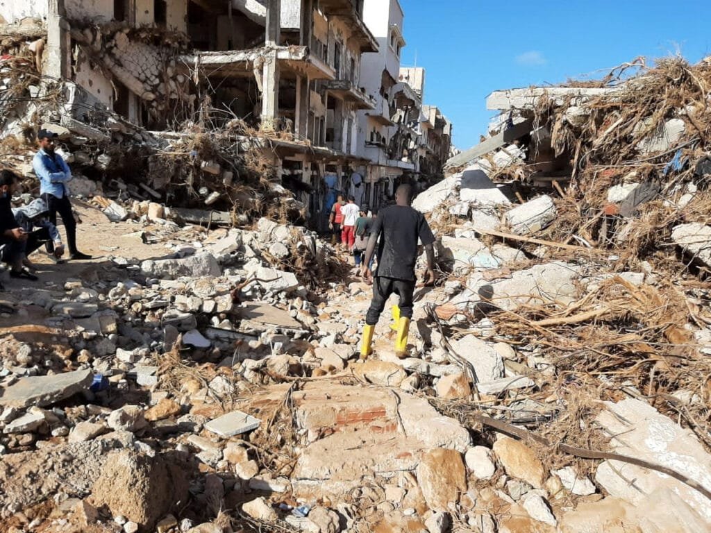 عاصفة ليبيا: 36 ألف مشرد.. وارتفاع عدد الضحايا المصريين إلى 250