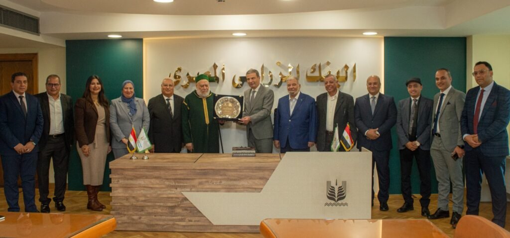 البنك الزراعي المصري ومؤسسة مصر الخير يبحثان تعزيز التعاون لتوزيع رؤوس الماشية على الشباب والأسر الأكثر احتياجاً في الريف