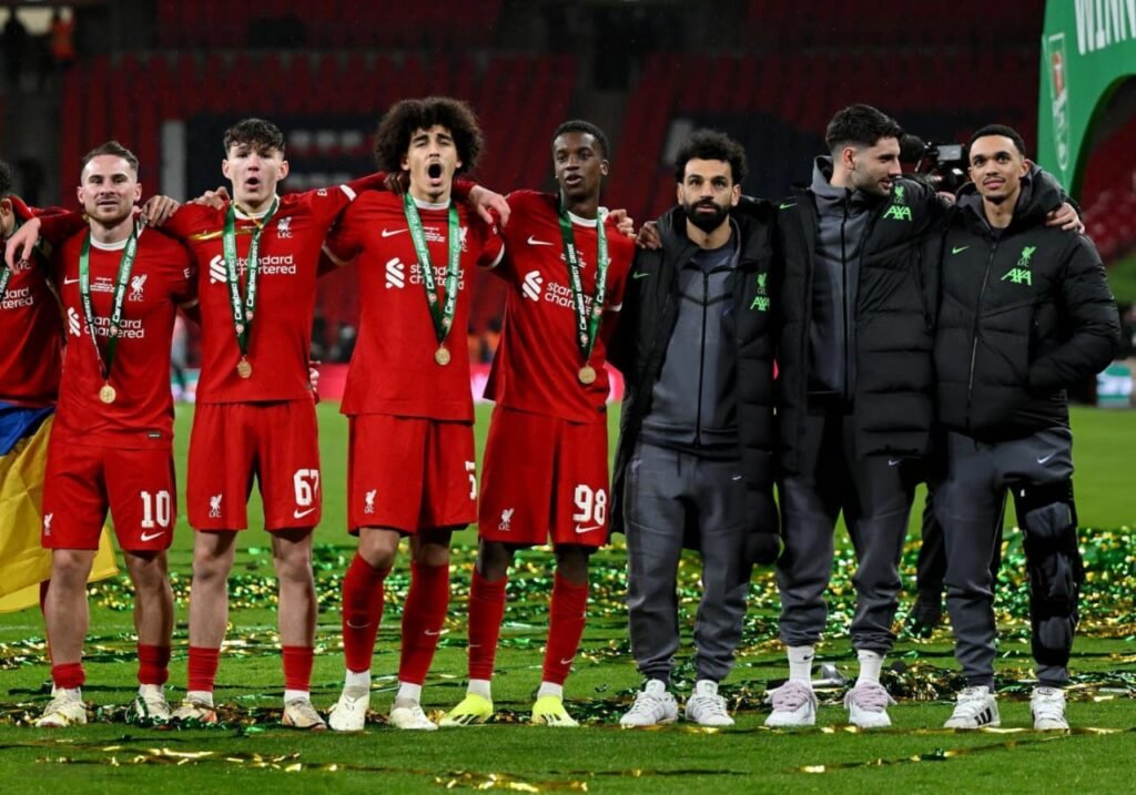 محمد صلاح يشارك نجوم ليفربول الاحتفال بكأس الرابطة الإنجليزية