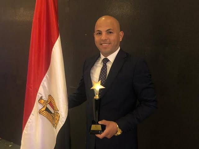 المهندس هيثم حسين”رئيس مجمع عمال مصر الصناعي ” يهنيء كوادر وقيادات مجمع عمال مصر بمناسبه “عيد العمال”