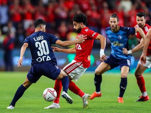 بعد تعثر بيراميدز أمام فاركو بالتعادل .. متى يحسم الأهلي لقب الدوري؟