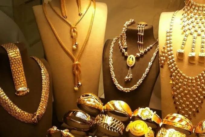 فاجأة جديدة في سعر الذهب اليوم الإثنين 1 يوليو 2024.. وهذا سعر عيار 21 الآن