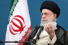 بعد إعلان مقتل حسن نصر الله.. أول بيان من خامنئي للرد على إسرائيل