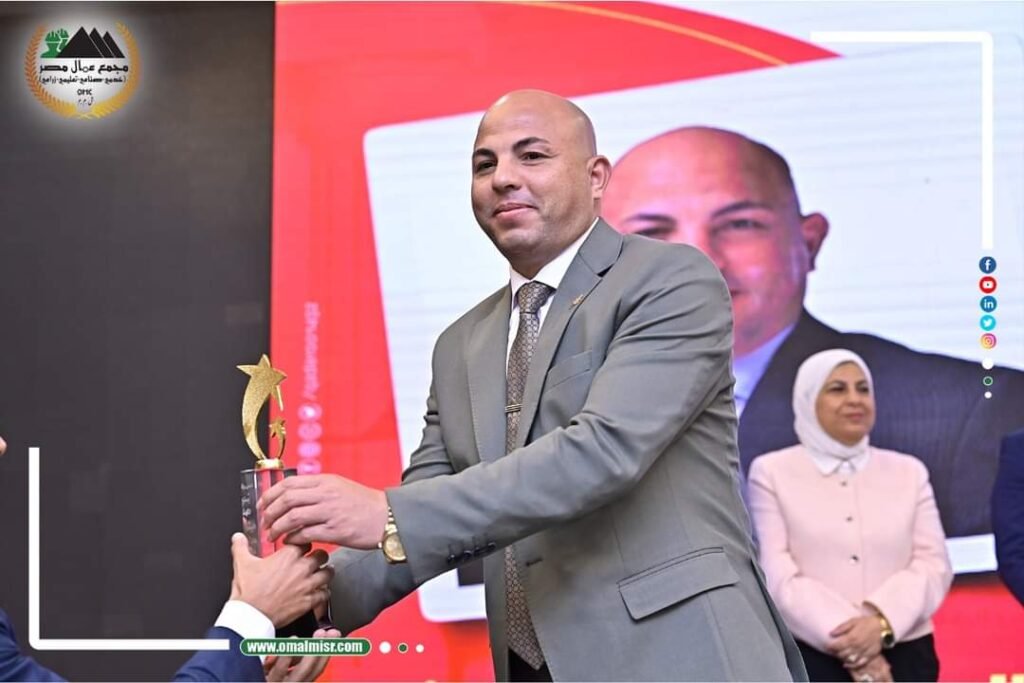 نظراََ لمجهوداته وتقديم أفكار خارج الصندوق.. فوز المهندس هيثم حسين بجائزة أفضل رائد أعمال عربي 2024