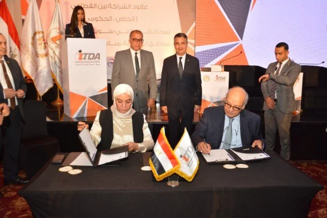 بـ4.8 مليار جنيه.. «التموين» توقع عقود 3 مشروعات مع شركتي «إعمار» و«تشيلو