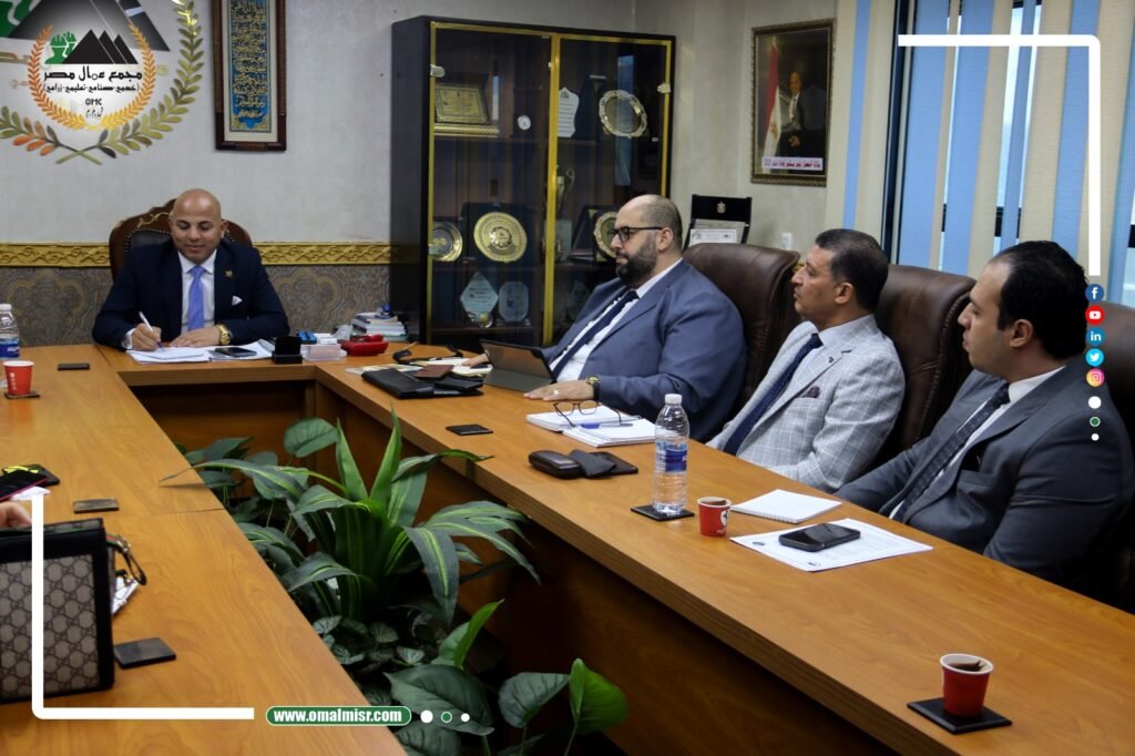 المهندس هيثم حسين يدير الإجتماع الأول” للمجلس الإستشاري لإعداد القيادات الصناعية ” تنفيذاََ للمشروع التدريبي القومي للشباب في قطاع الصناعة 