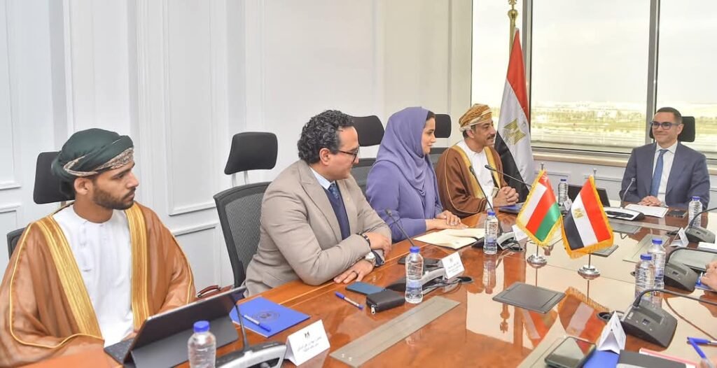 سلطنة عُمان ومصر توقعان مذكرة تفاهم في مجالات ترويج الاستثمار والزراعة والسياحة والنقل والخدمات اللوجستية 