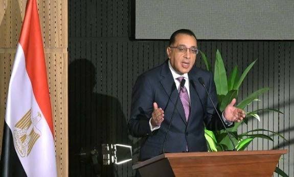 وزير قطاع الأعمال العام يستعرض الموقف التنفيذي لمشروع تطوير شركات الغزل والنسيج
