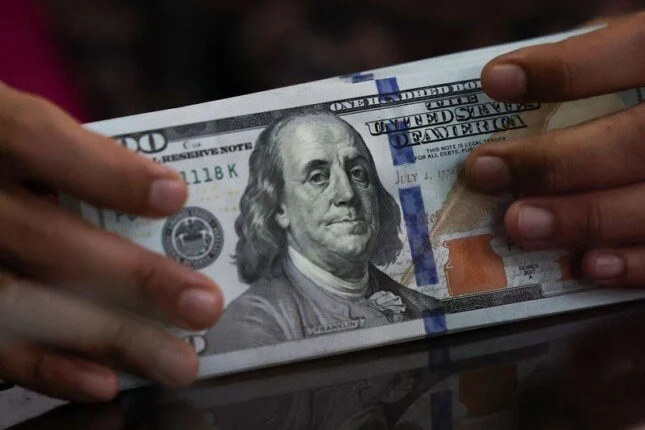 سعر الدولار اليوم السبت ٩ يناير 2026 في ماكينات الصراف الآلي.. وفقًا لآخر تحديث
